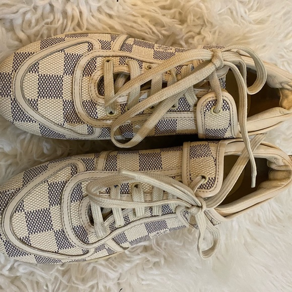 Vintage Louis Vuitton sneakers - Picture 2 of 5